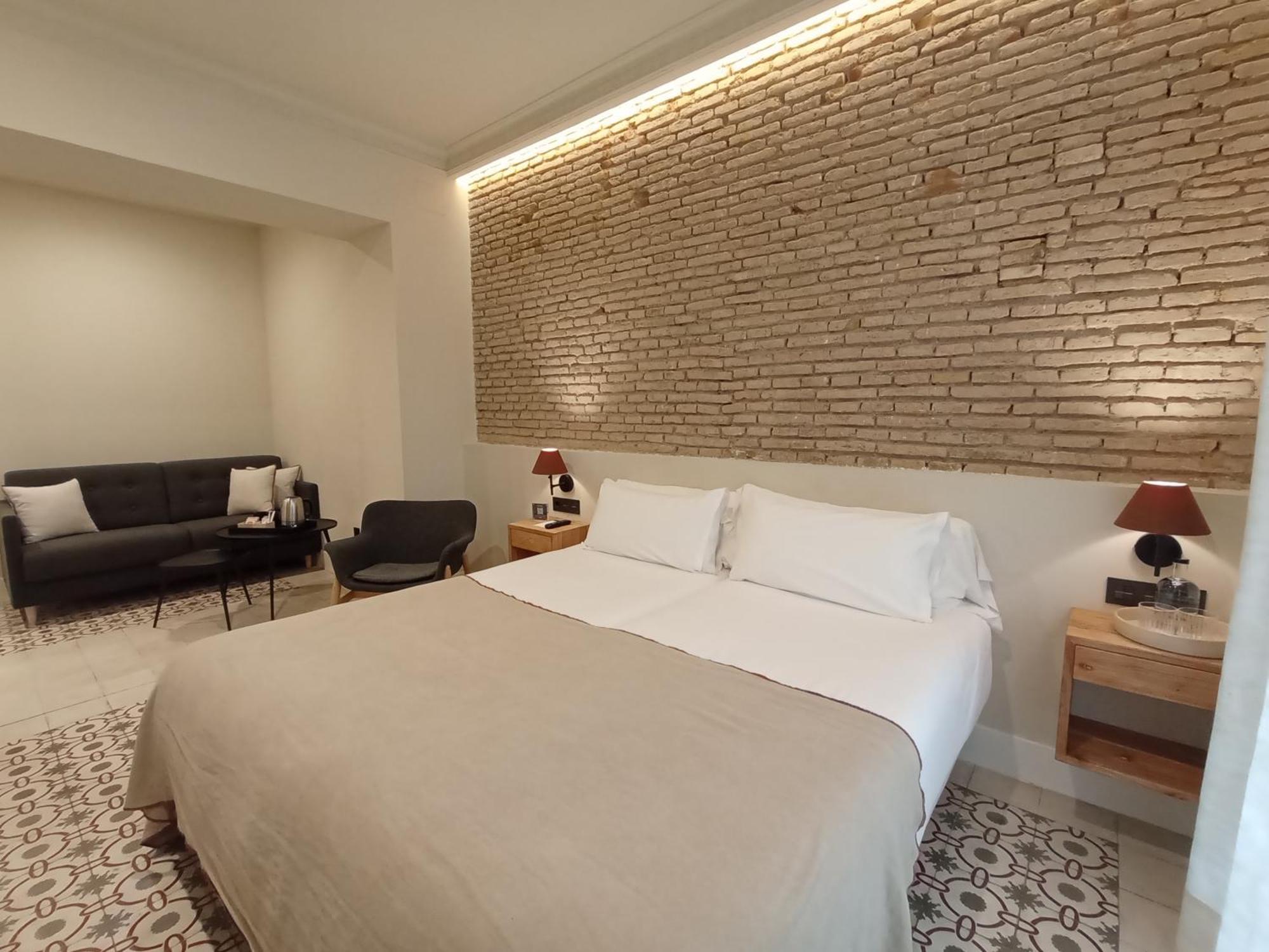 Uma Suites Parada Del Marques Seville Luaran gambar