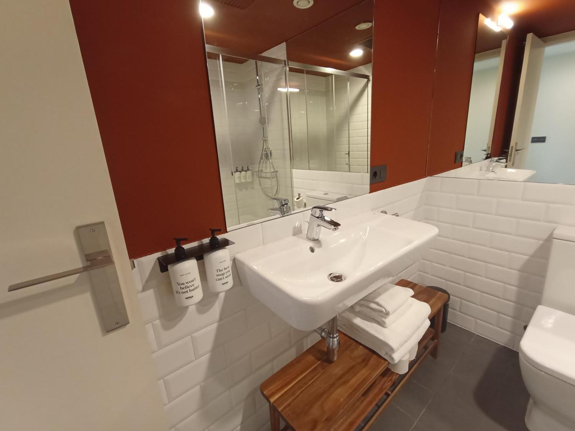 Uma Suites Parada Del Marques Seville Luaran gambar