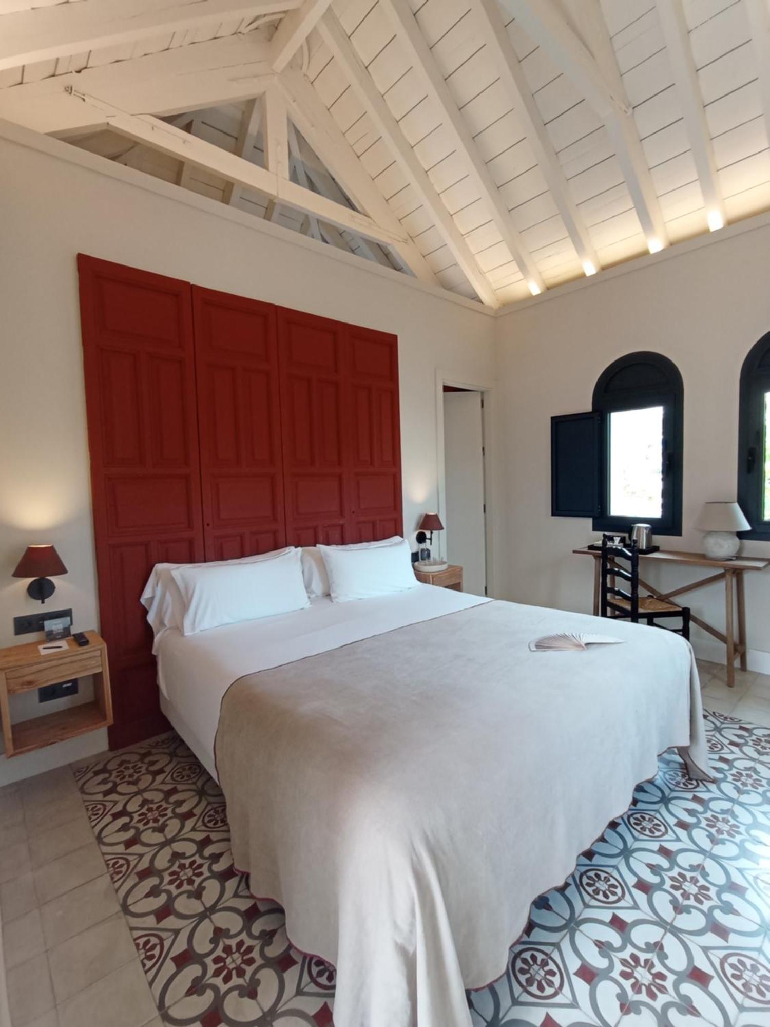 Uma Suites Parada Del Marques Seville Luaran gambar