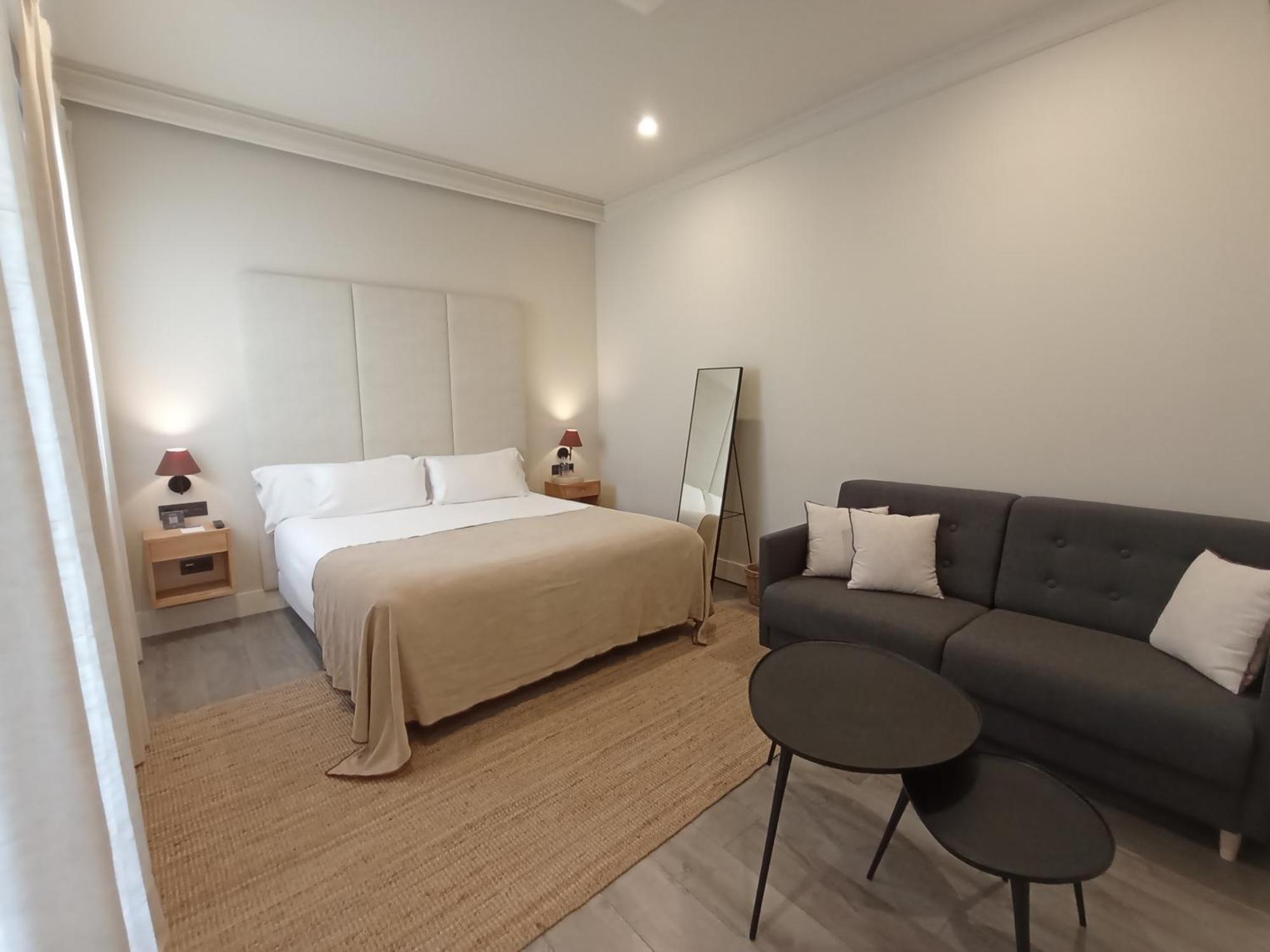 Uma Suites Parada Del Marques Seville Luaran gambar