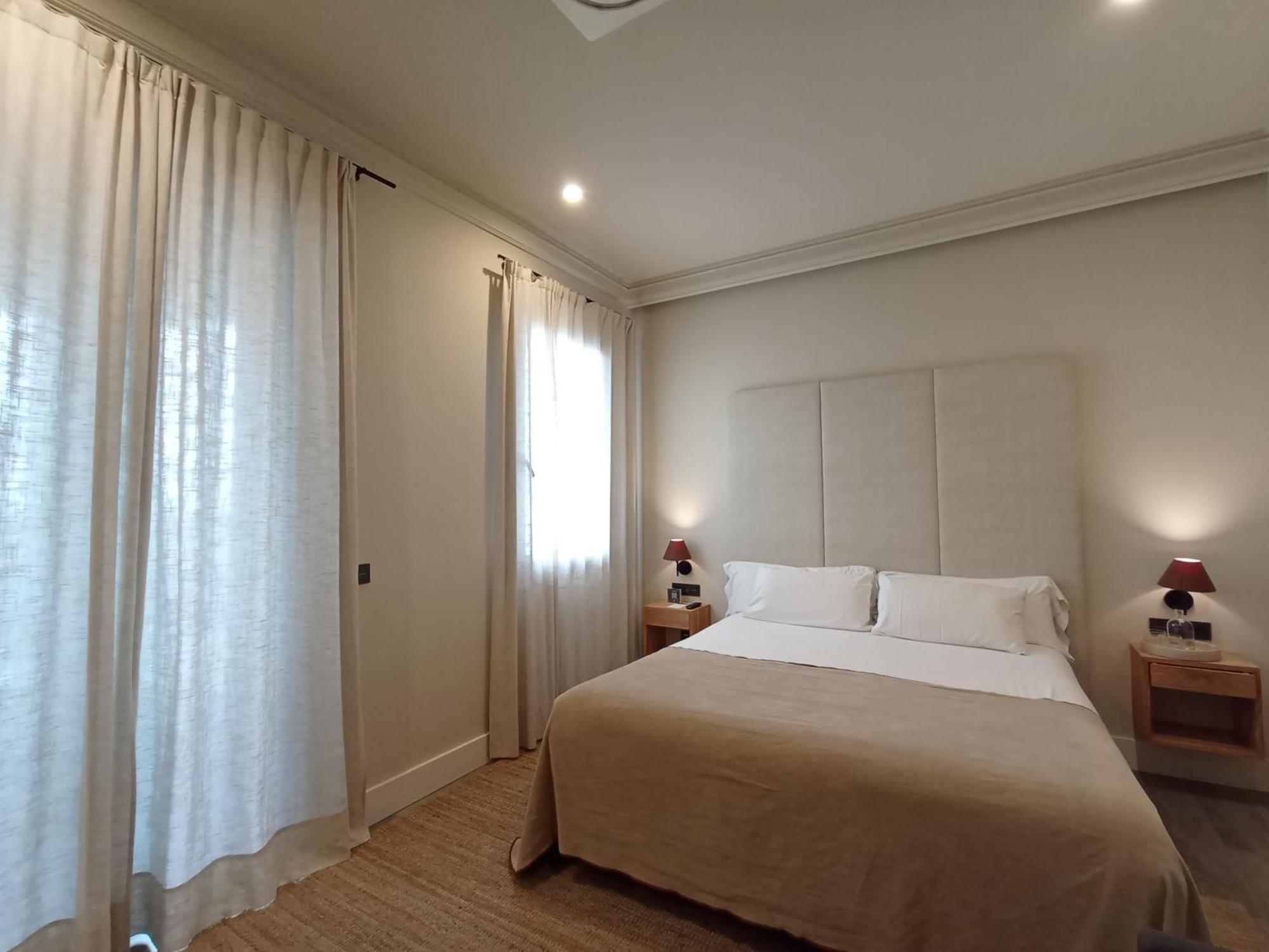 Uma Suites Parada Del Marques Seville Luaran gambar