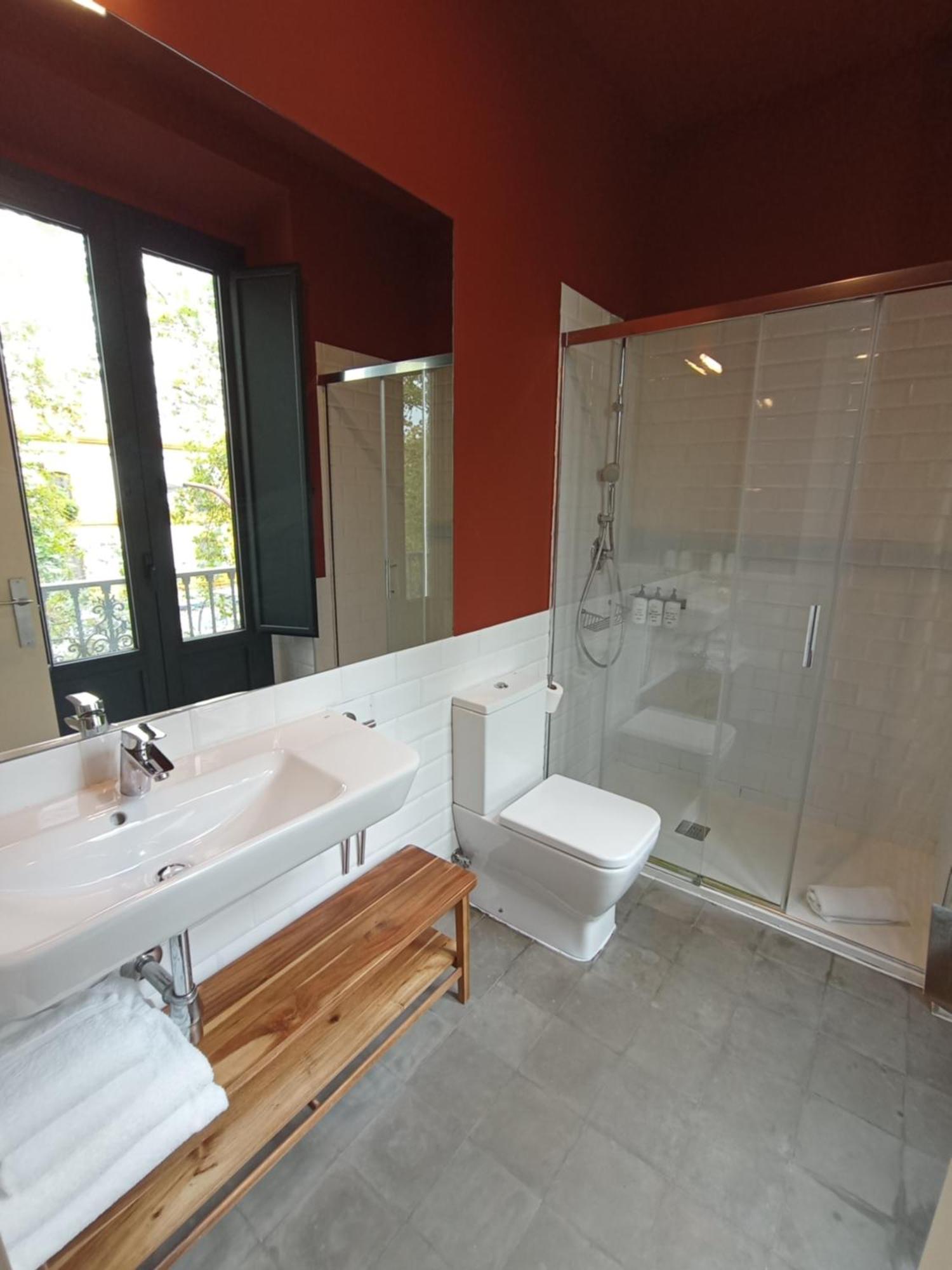 Uma Suites Parada Del Marques Seville Luaran gambar