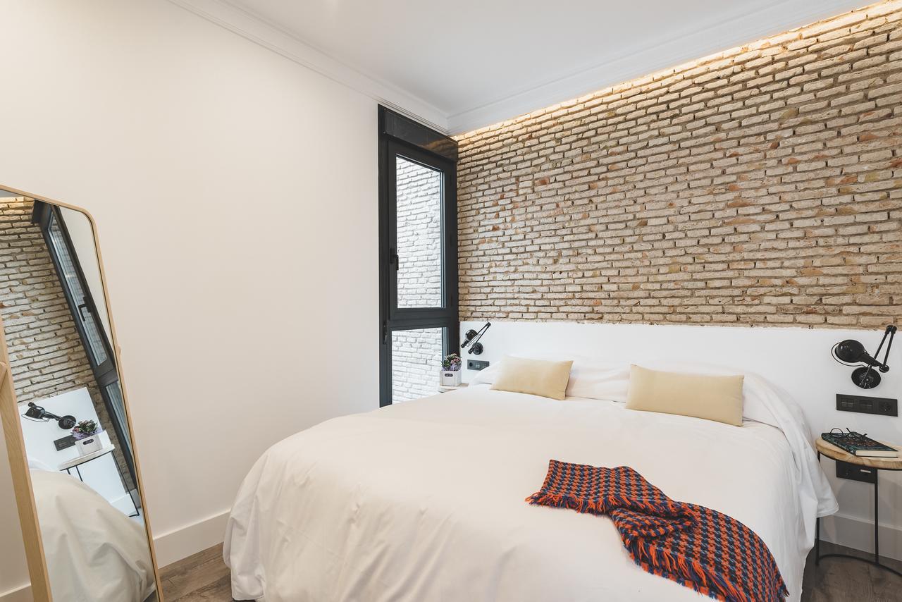 Uma Suites Parada Del Marques Seville Luaran gambar
