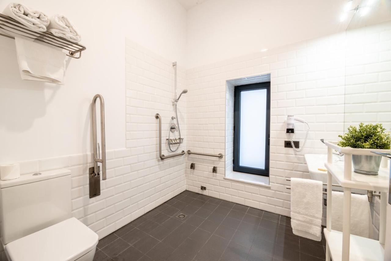 Uma Suites Parada Del Marques Seville Luaran gambar
