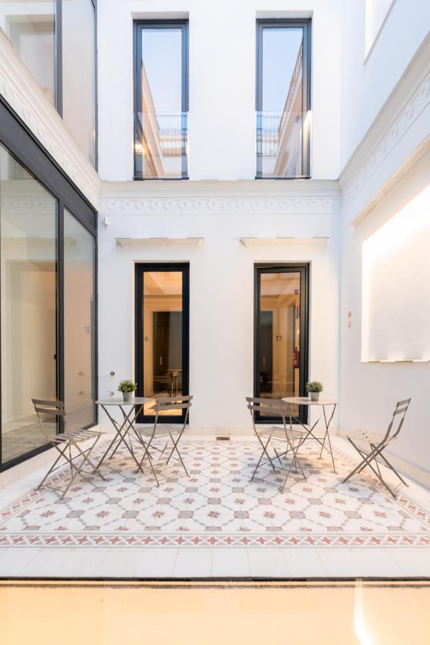 Uma Suites Parada Del Marques Seville Luaran gambar