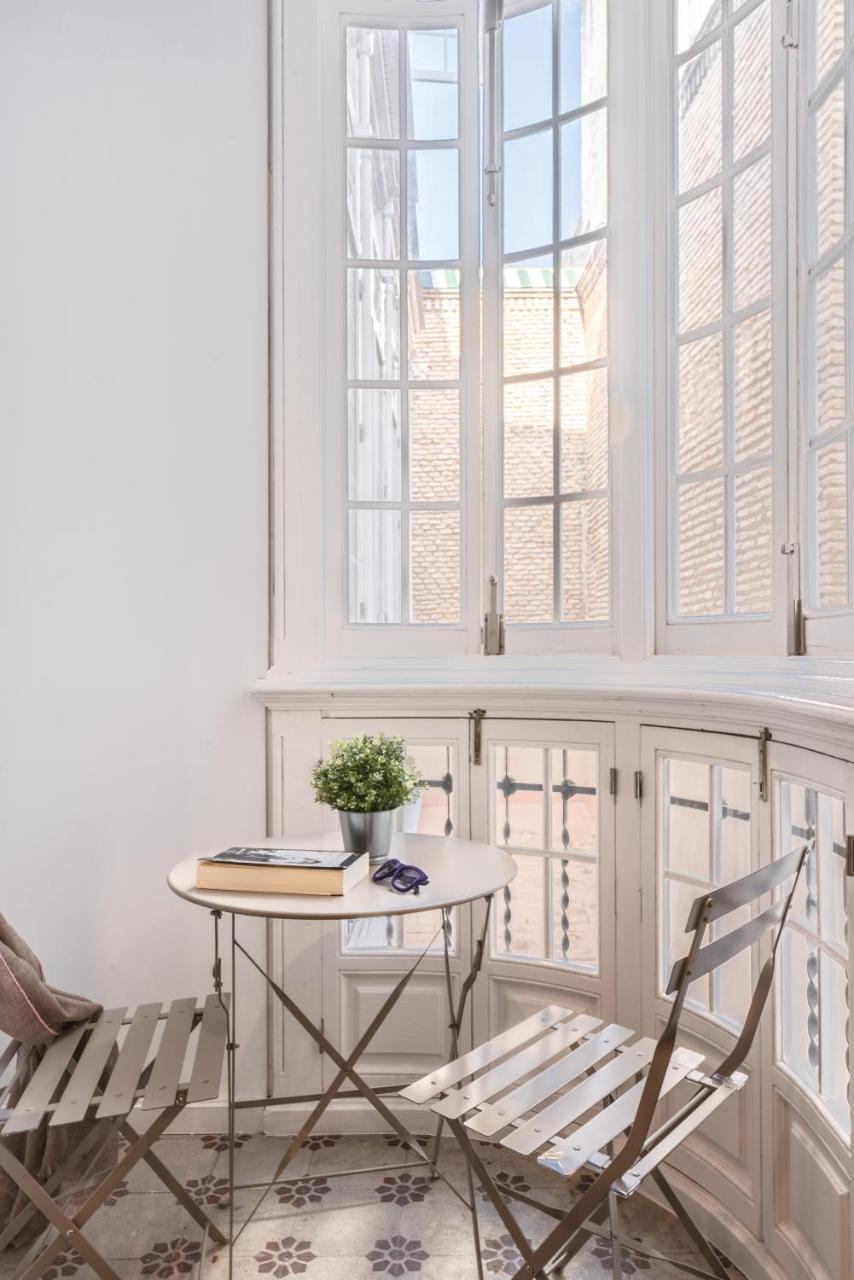 Uma Suites Parada Del Marques Seville Luaran gambar